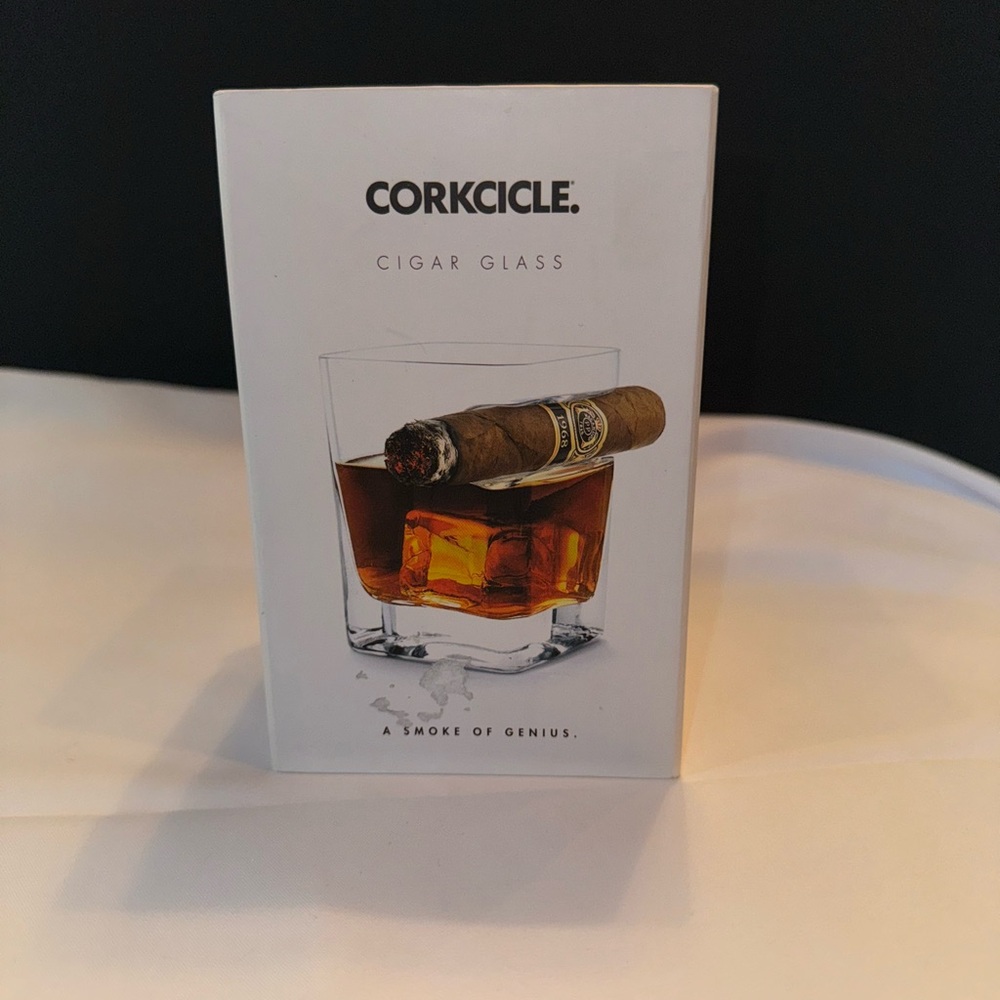 Corkcicle Cigar Glass Built In Cigar Rest New In Box 9oz